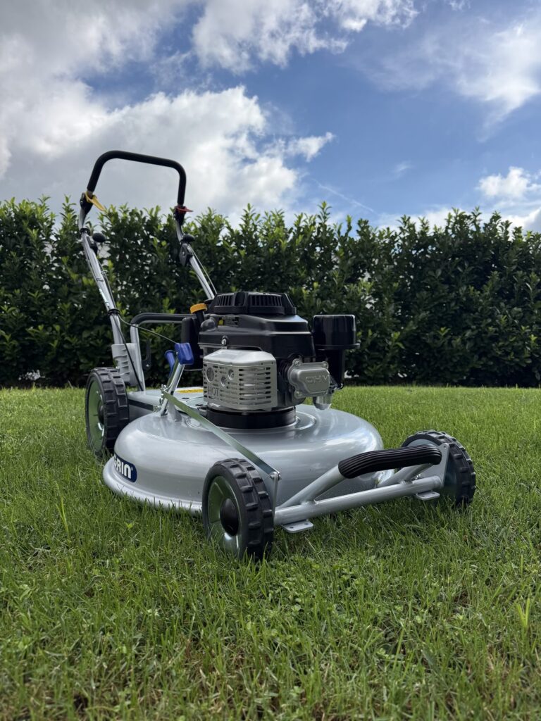 Tagliaerba GRIN PM65A KW sul prato
